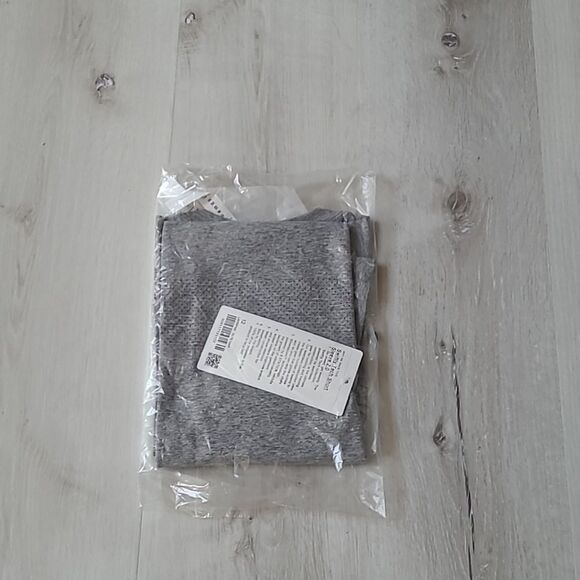 Lululemon Swiftly Tech Short Sleeve 2.0 in Slate/white (grey) NWT in packaging - Picture 6 of 8